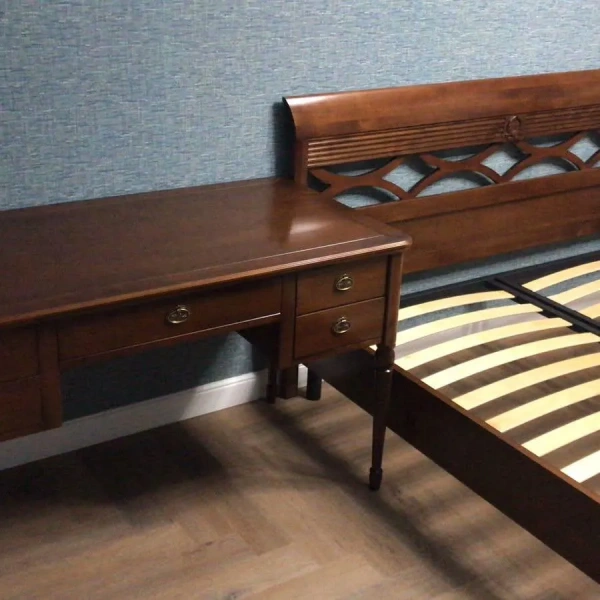 Кровать "Мария Сильва" Орех MS844_1  купить в интернет магазине Мебель из массива. Звоните +7 495 961-63-63 Кровати из массива дерева