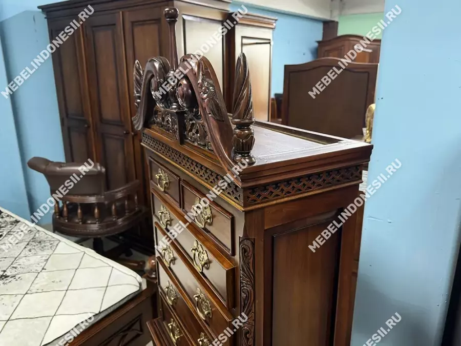 Комод резной деревянный B020  